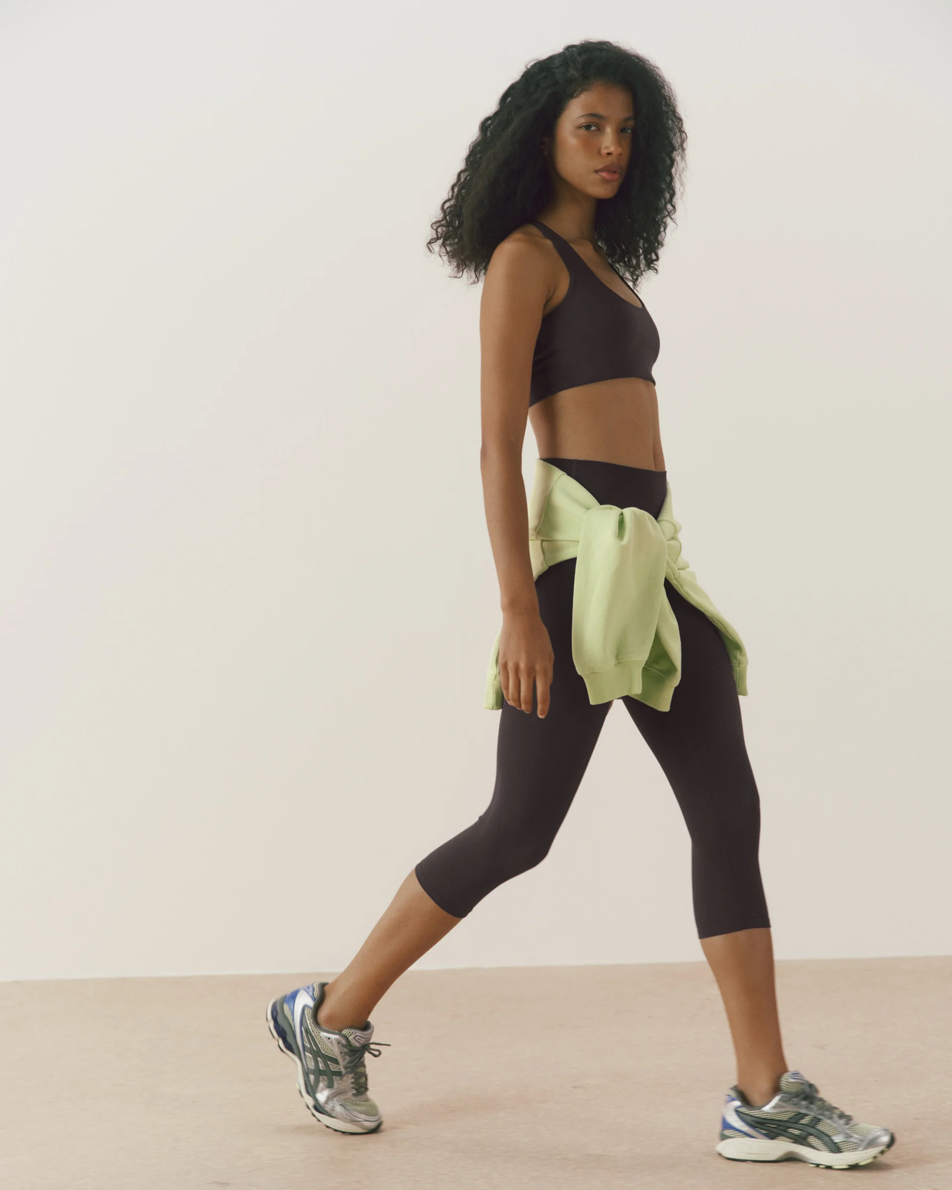Ultimate Capri Leggings - Coffee Bean - Image 4