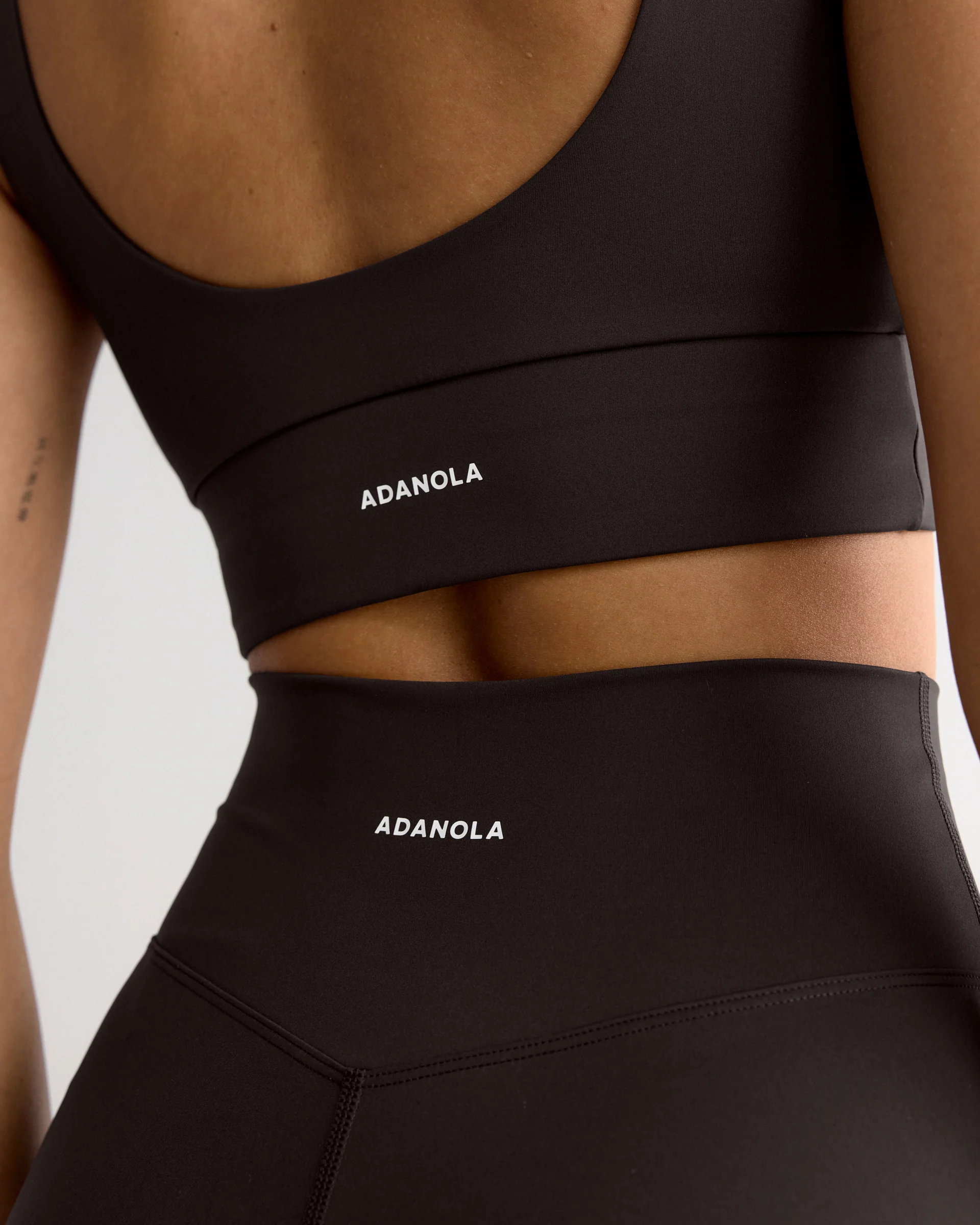 Ultimate V-Neck Bra - Coffee Bean - Image 3